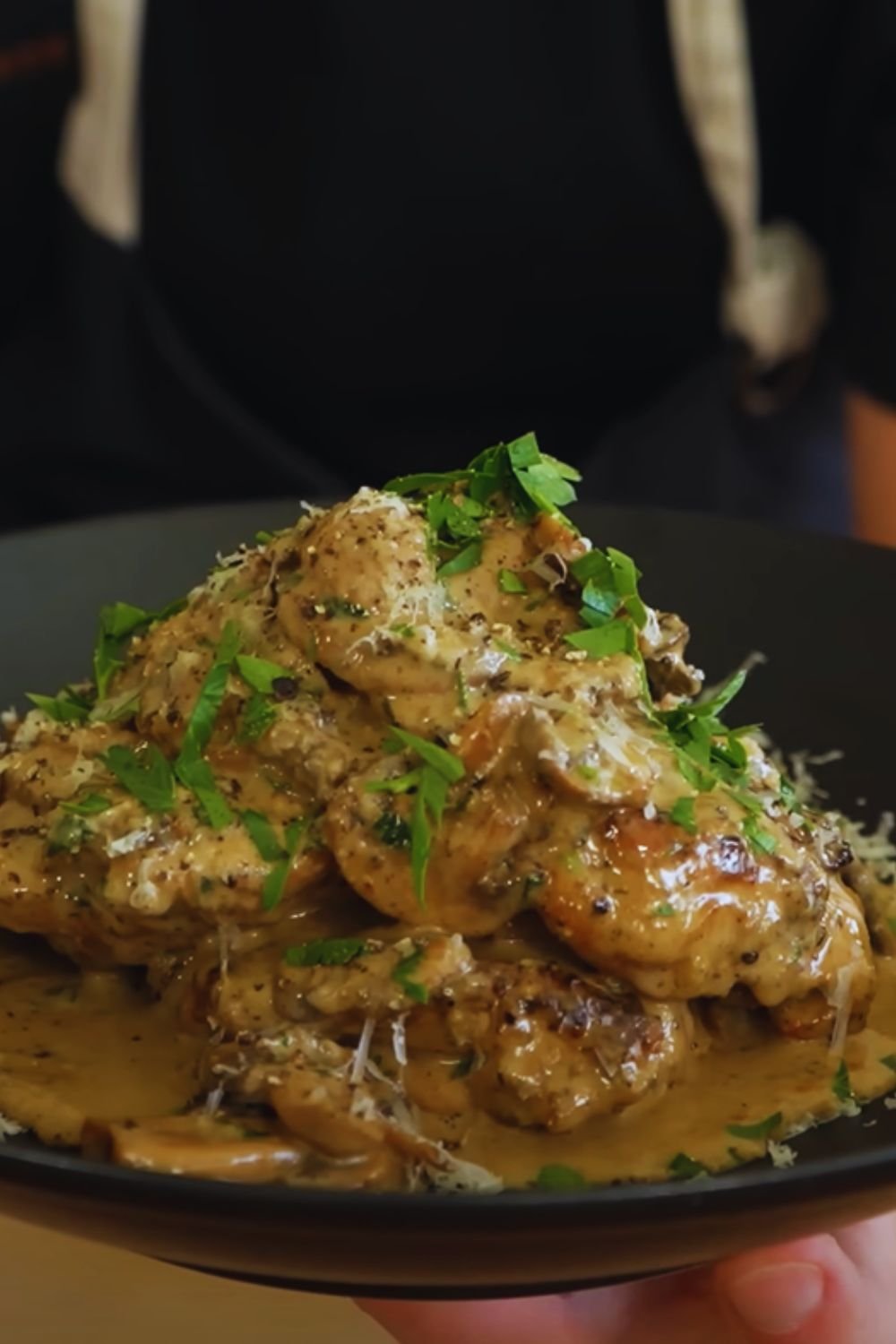 Creamy Mushroom Chicken: A One-Pan Wonder That Never Fails to Impress